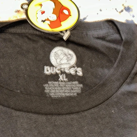 NWT BUC-EES GAS STATION SAY IT! DON’T SPRAY IT! Blk T-Shirt Unisex Size XL - Picture 4 of 6